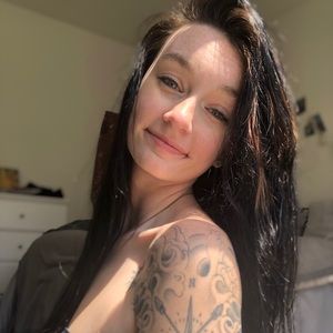 Meet your Posher, Claire